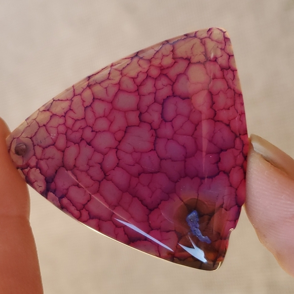 New Dragon Veins Agate Triangle Pendant. - Picture 10 of 16